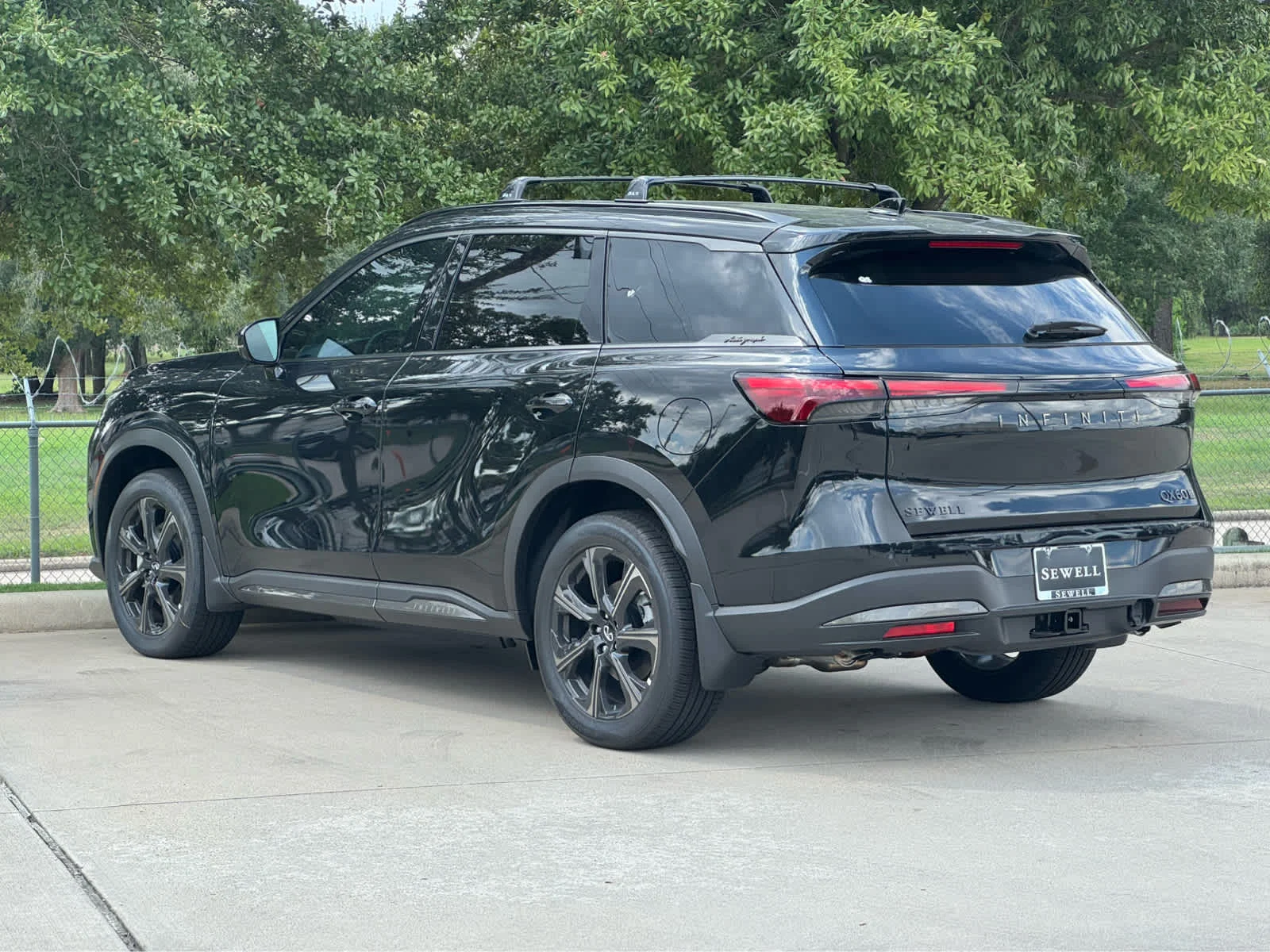 New 2027 MINERAL BLACK INFINITI Autograph AWD image 4