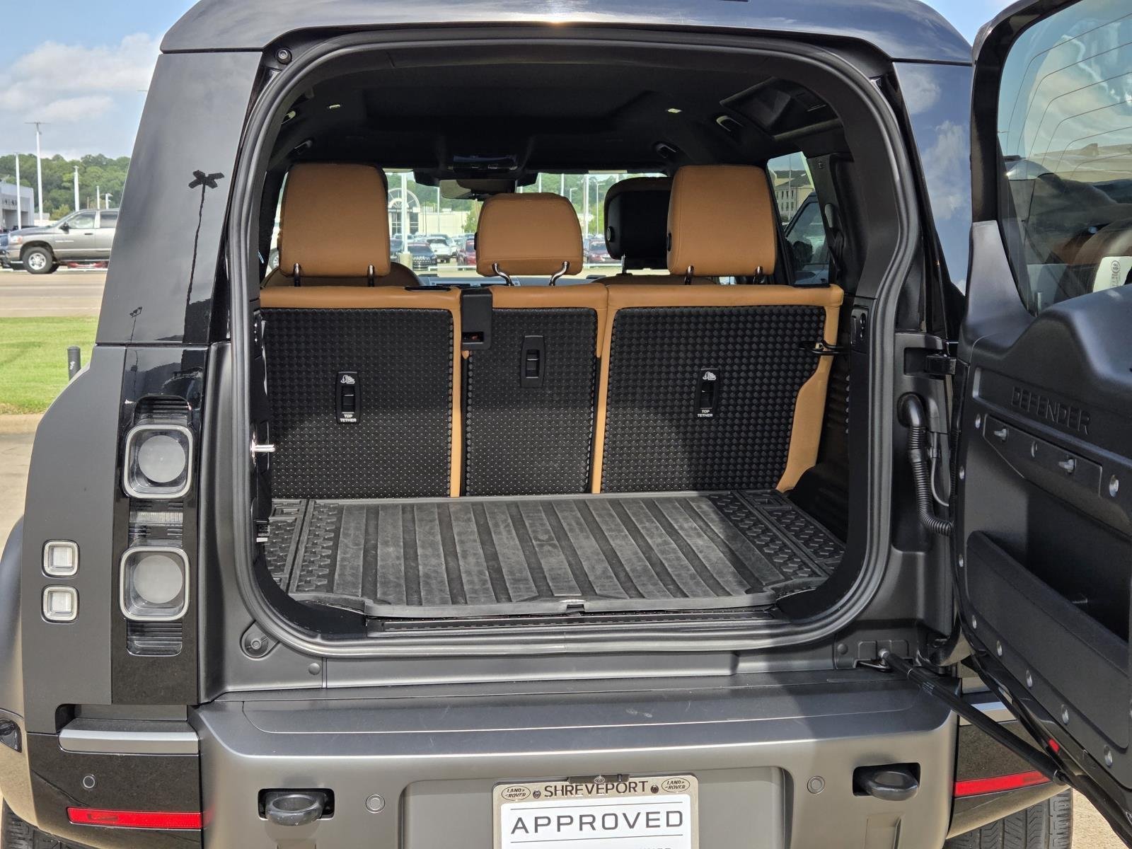 Used 2024 Carpathian Grey Premium Metallic Land Rover Carpathian Edition image 9