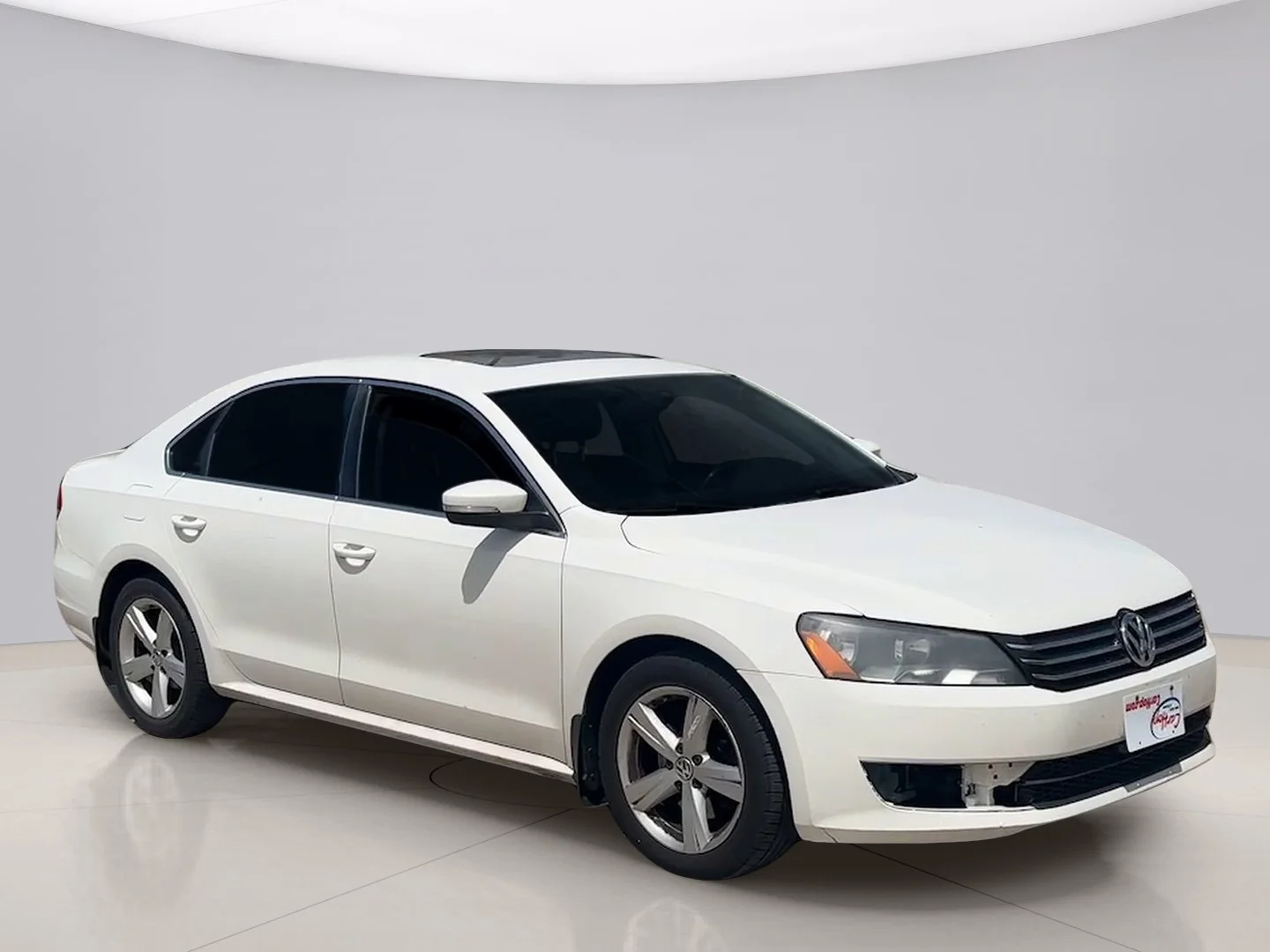 Used 2013 White Volkswagen 2.5 SE MT image 7