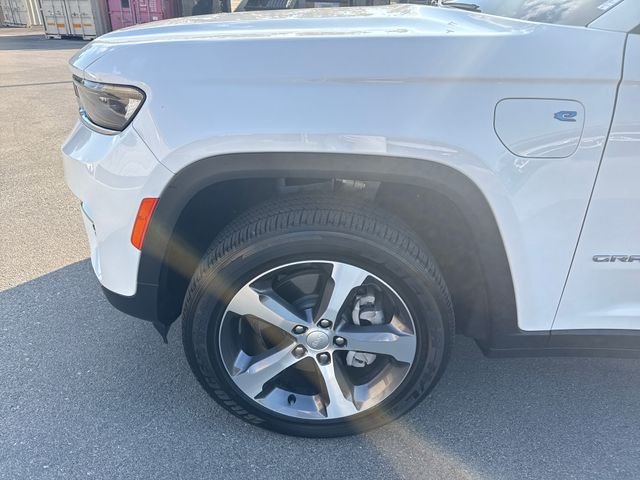 Used 2024 White Jeep 4xe image 10