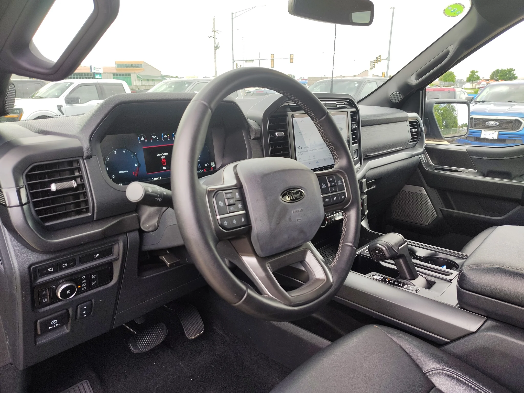 Used 2024 Agate Black Metallic Ford XLT image 11