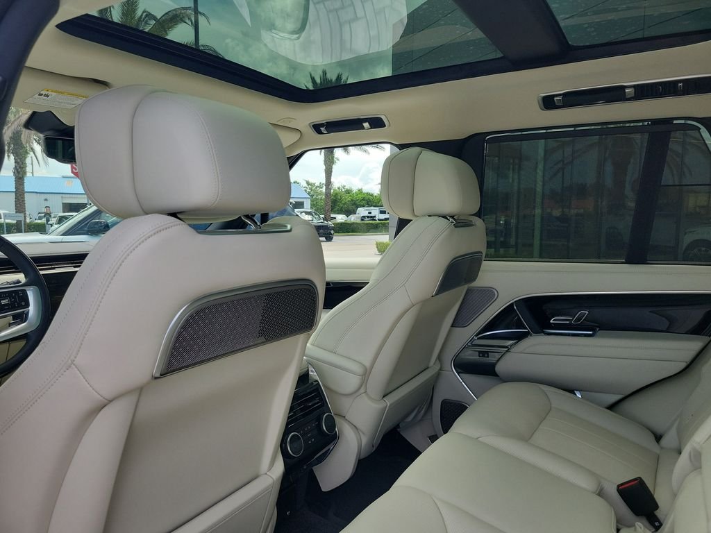 New 2026 Sunset Gold Satin Land Rover Autobiography image 17