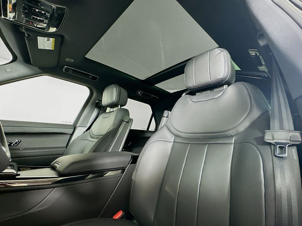 New 2026 Santorini Black Land Rover SE image 27