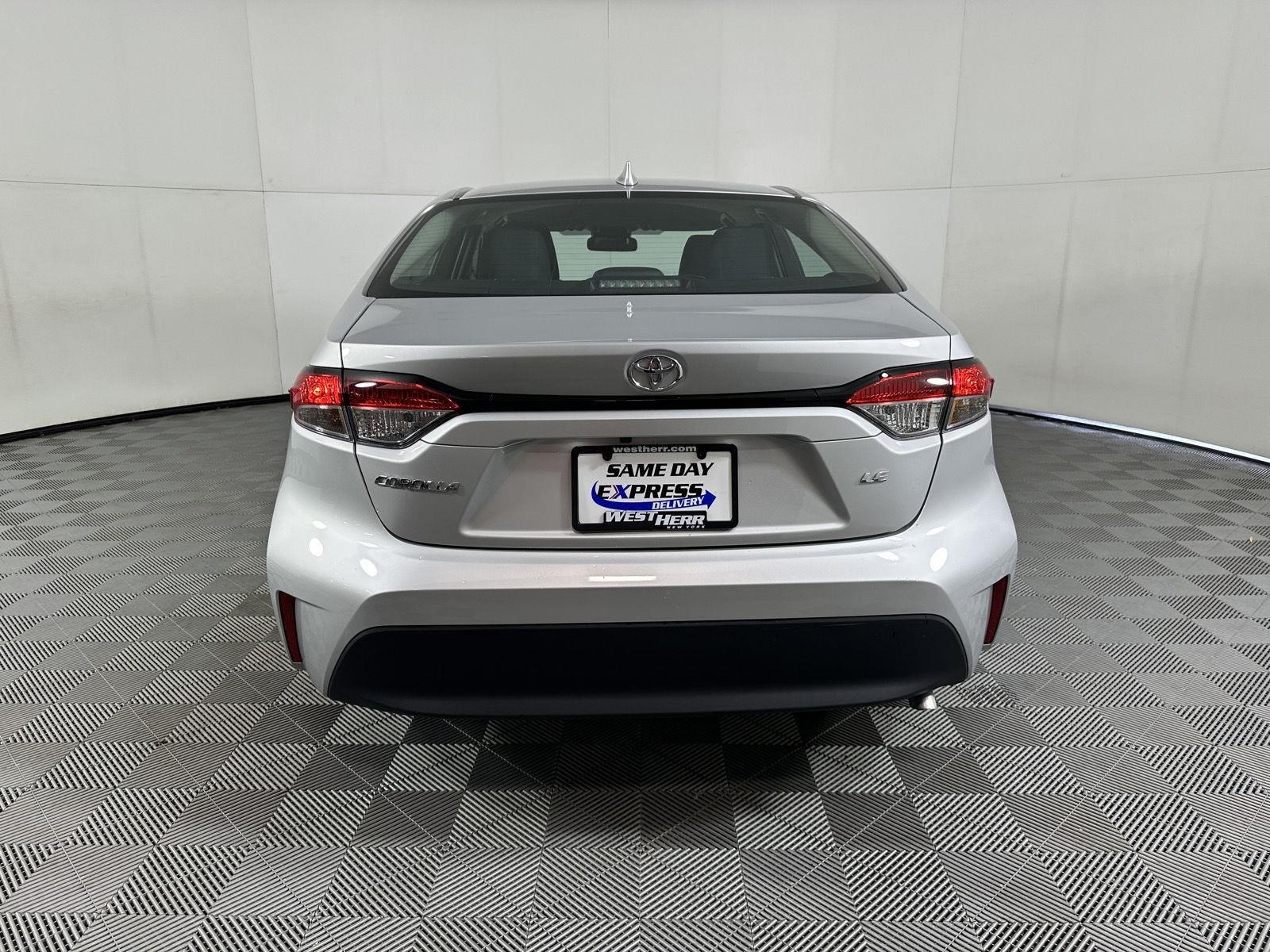 Certified Used 2024 Classic Silver Metallic Toyota  image 9