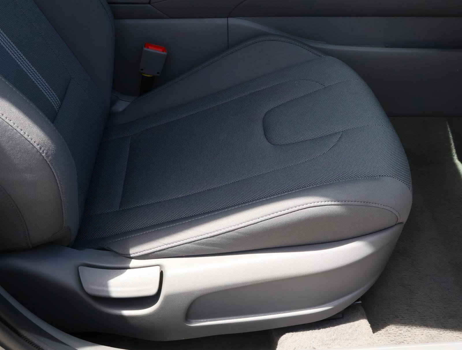 Used 2026 Amazon Gray Hyundai SE image 16