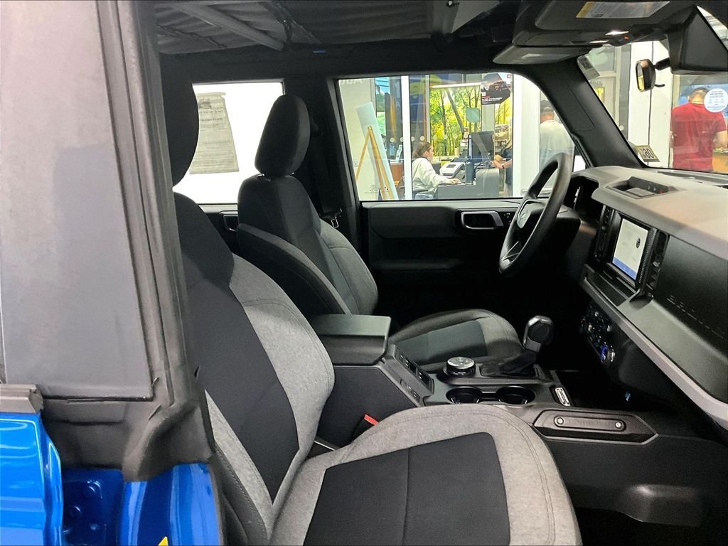 Used 2021 Blue Metallic Ford Base image 11