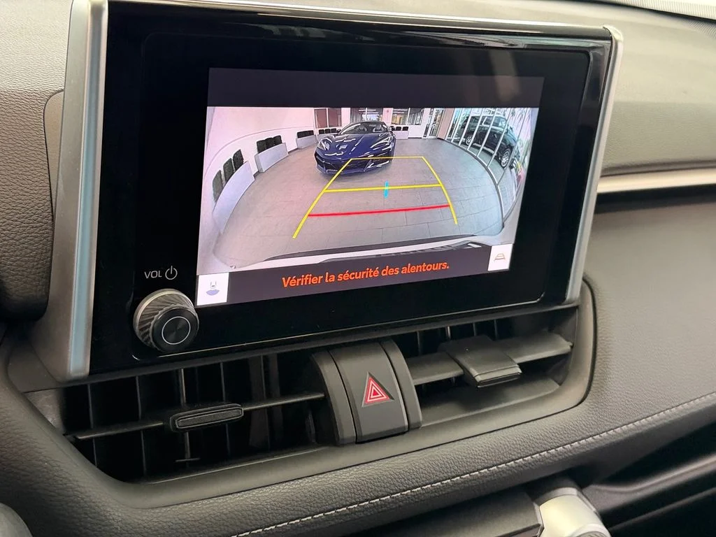 Used 2023 White Toyota XLE image 18