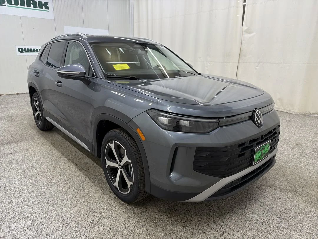 New 2026 Platinum Gray Metallic Volkswagen SE image 3