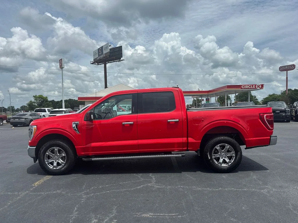 Used 2022 Red Ford XLT image 4