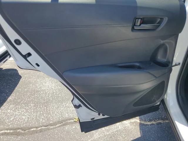Used 2022 Wind Chill Pearl Toyota LE image 24