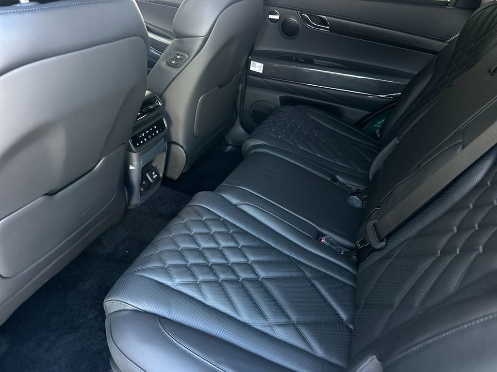 New 2026 White Genesis 2.5T PRESTIGE BLACK image 12