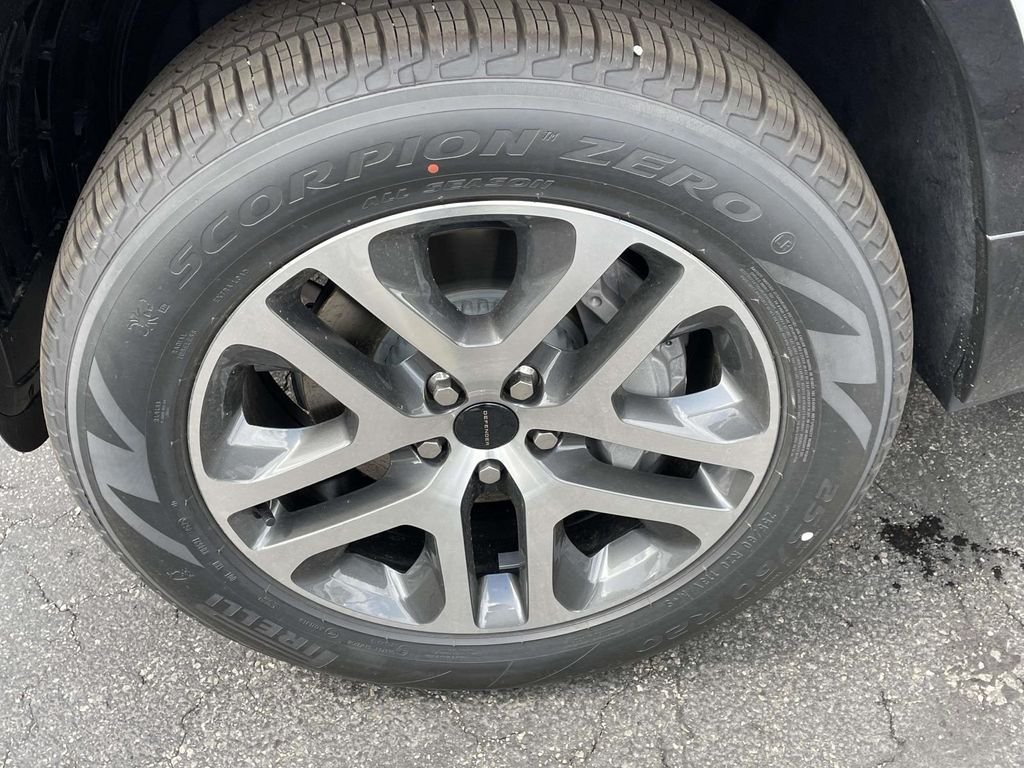 New 2026 Borasco Grey Land Rover X-Dynamic SE image 12