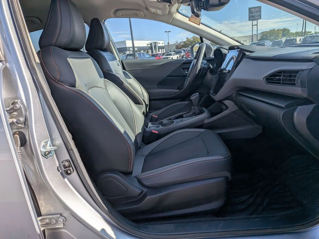 Used 2025 Ice Silver Metallic Subaru Limited image 21