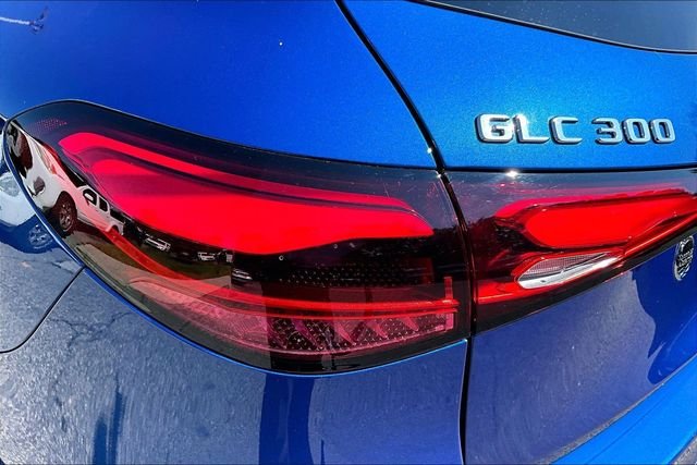 Used 2026 Blue Mercedes-Benz GLC 300 image 25