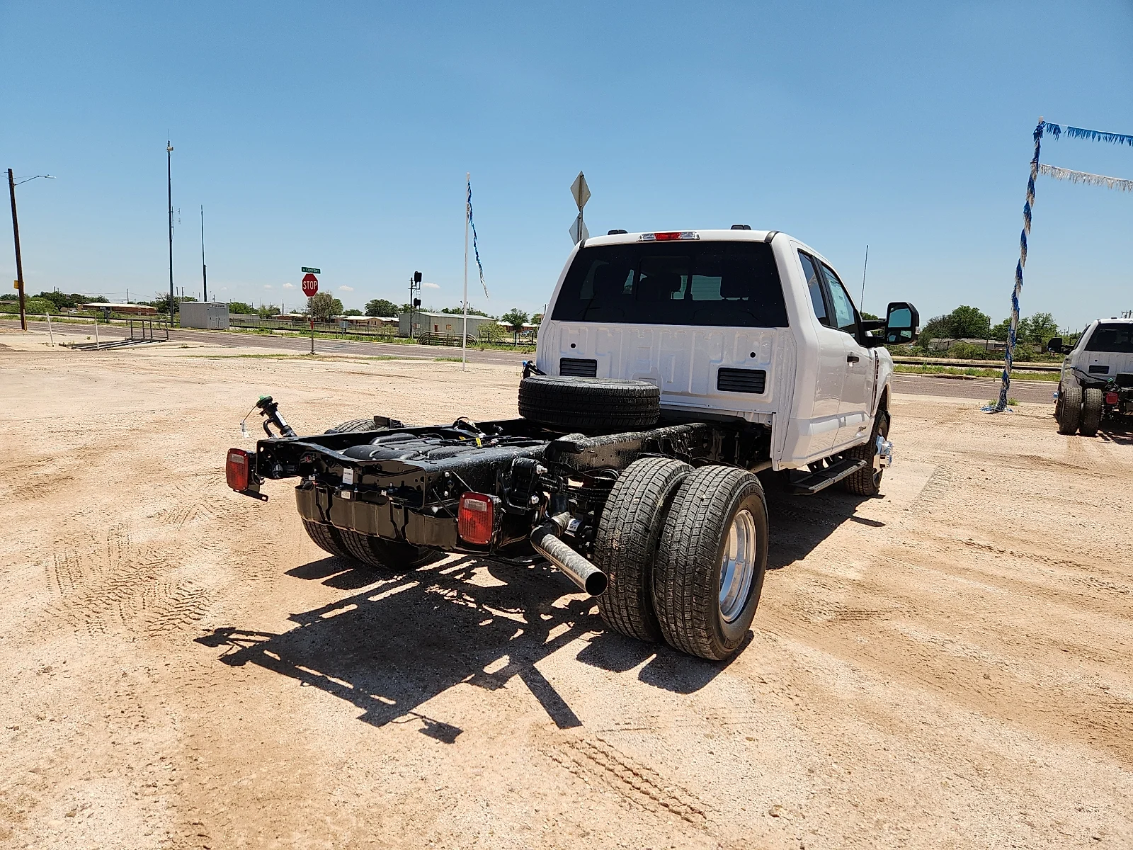New 2026 Oxford White Ford F-350® XL image 7