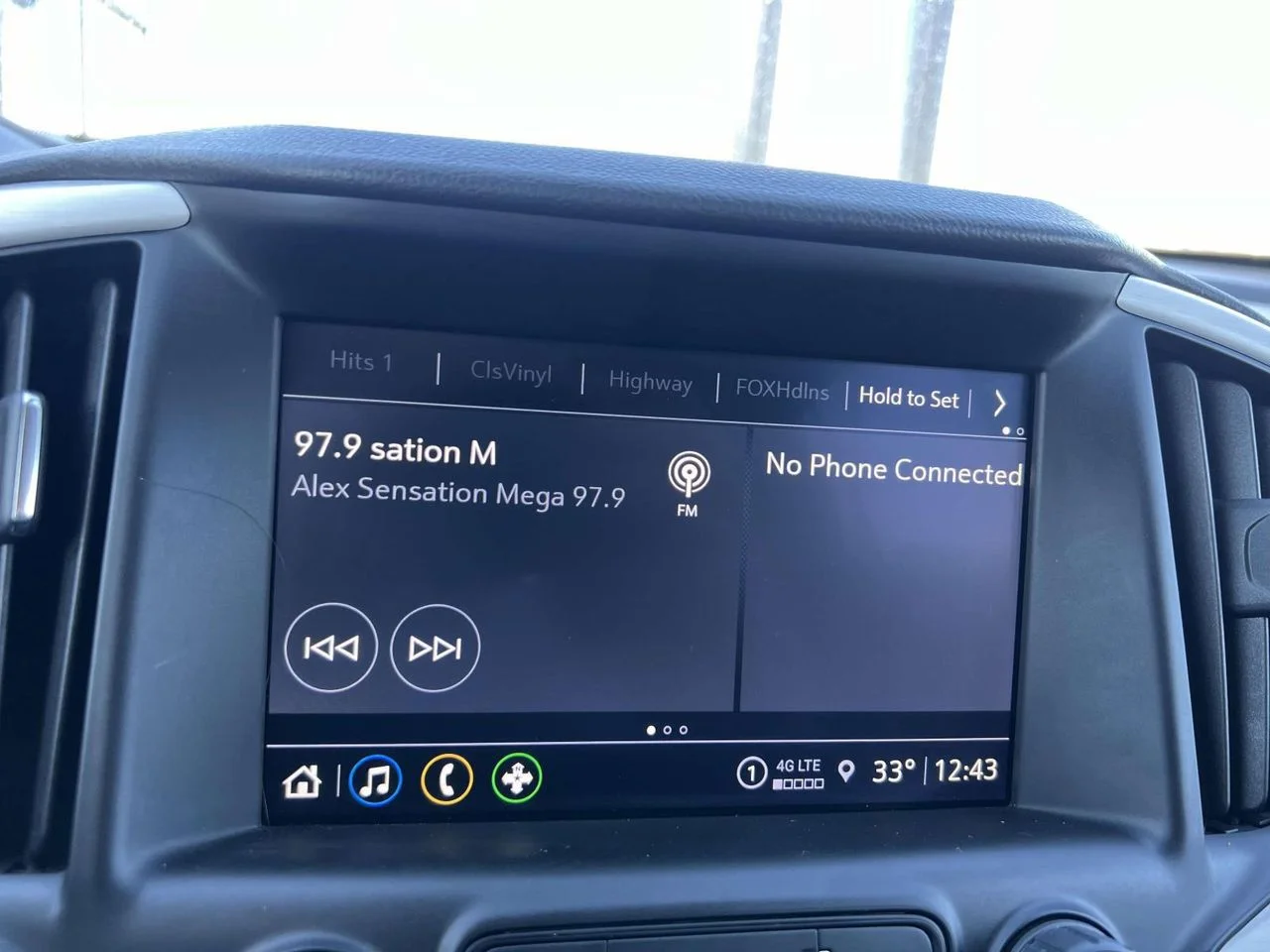 Used 2022 Summit White GMC AWD SLT image 39