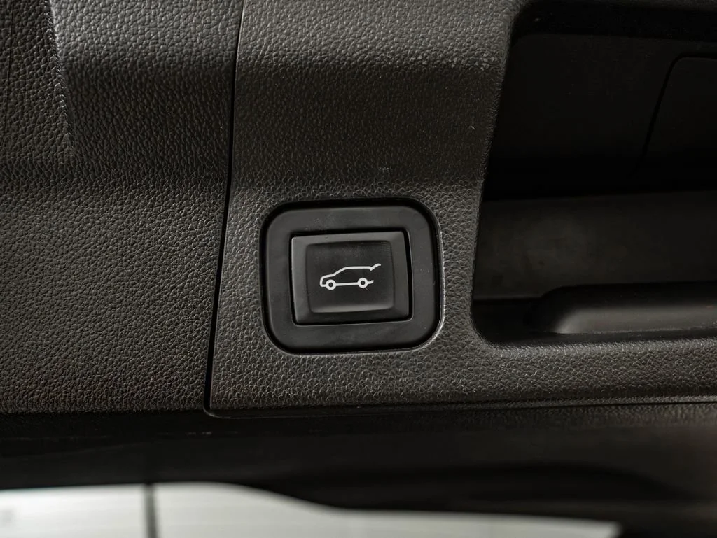 Used 2019 White Frost Tricoat GMC SLT-1 image 22