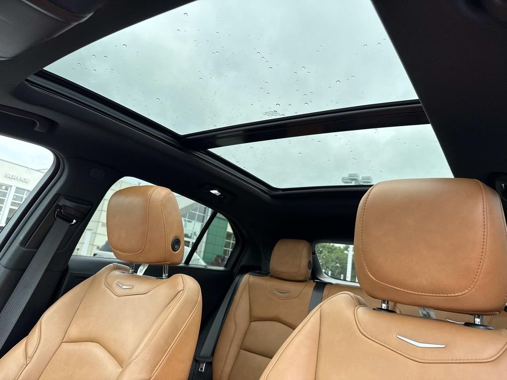 Used 2022  Cadillac Sport image 23