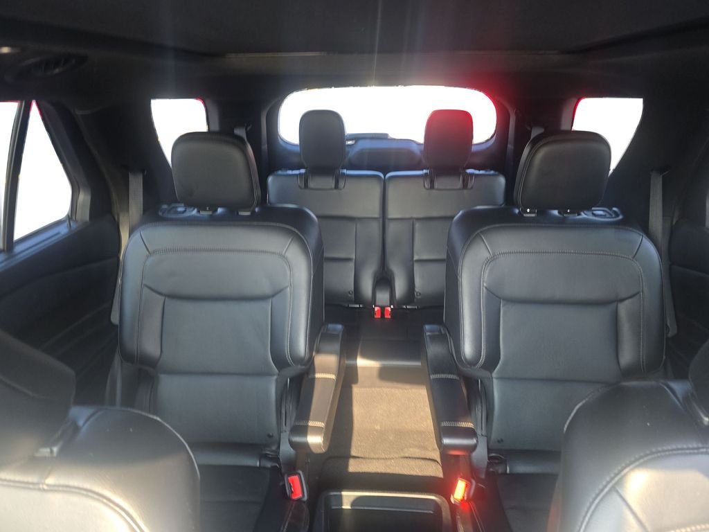 Used 2020 Red Metallic Ford Limited image 10
