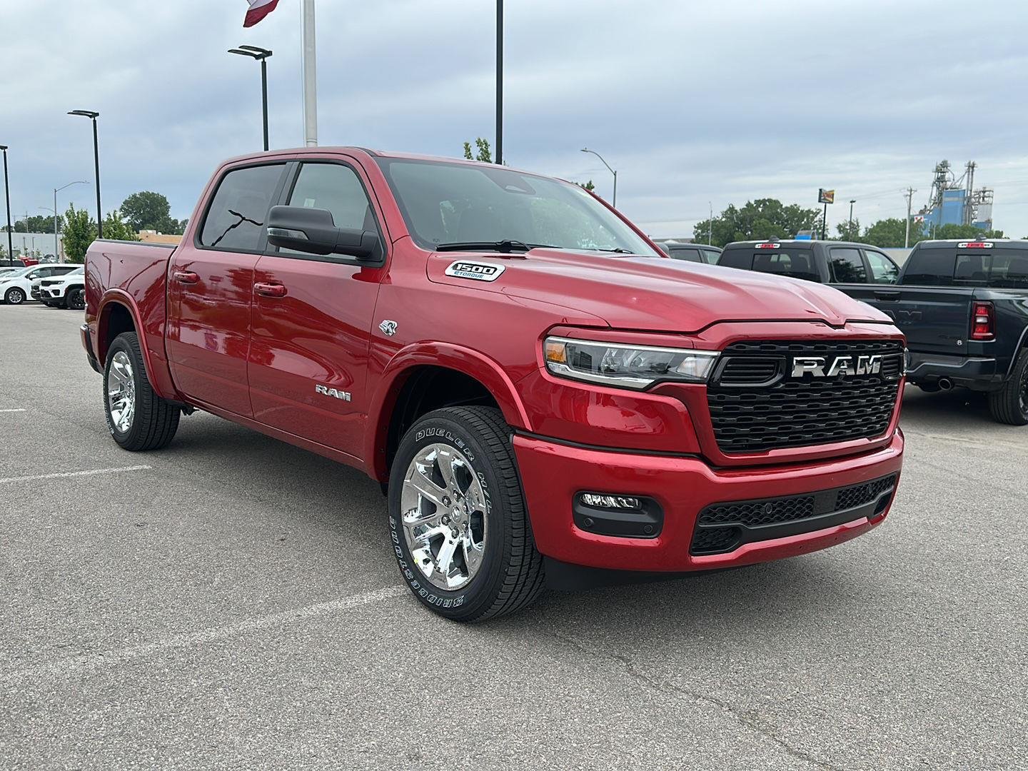 New 2026 Molten Red Pearl-Coat Exterior Paint RAM Big Horn image 6