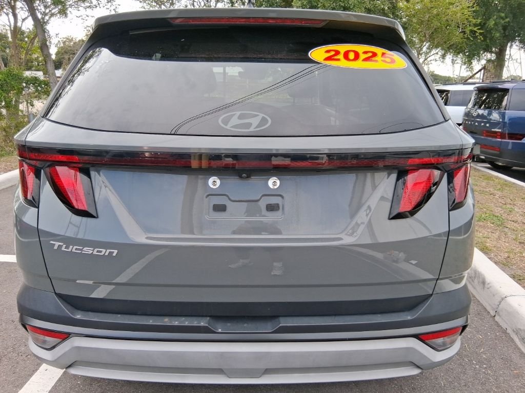 Used 2025 Gray Hyundai SEL image 4