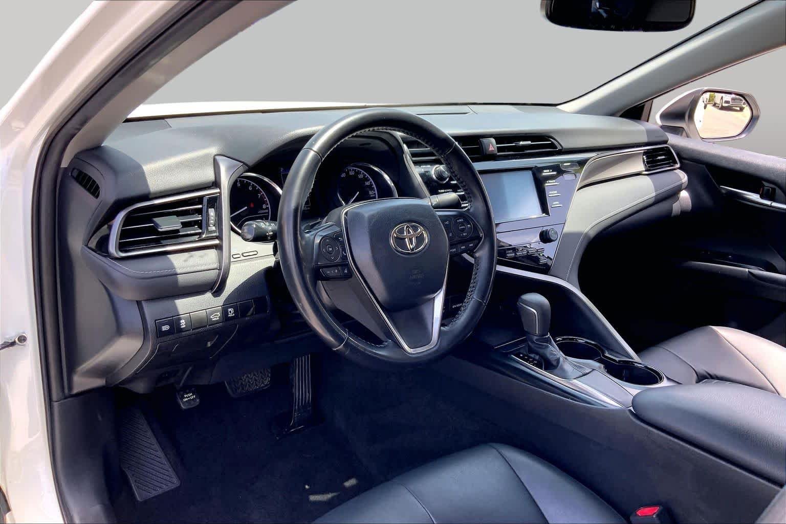 Used 2019 Super White Toyota SE image 17