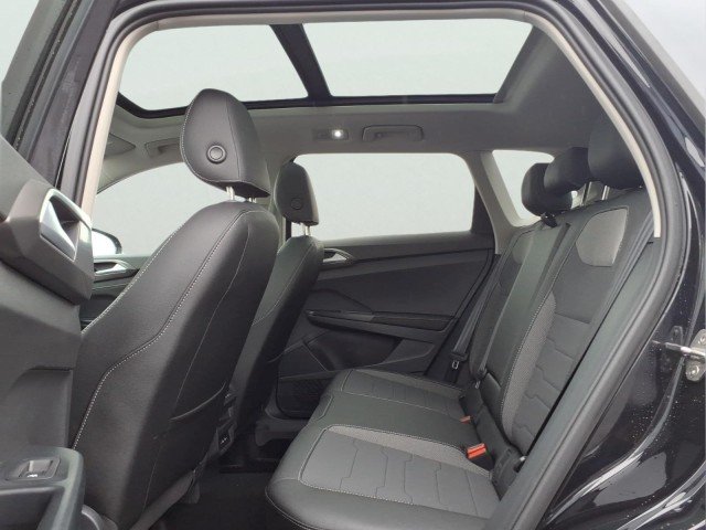 New 2026 Deep Black Pearl Volkswagen SE Black 4Motion image 12