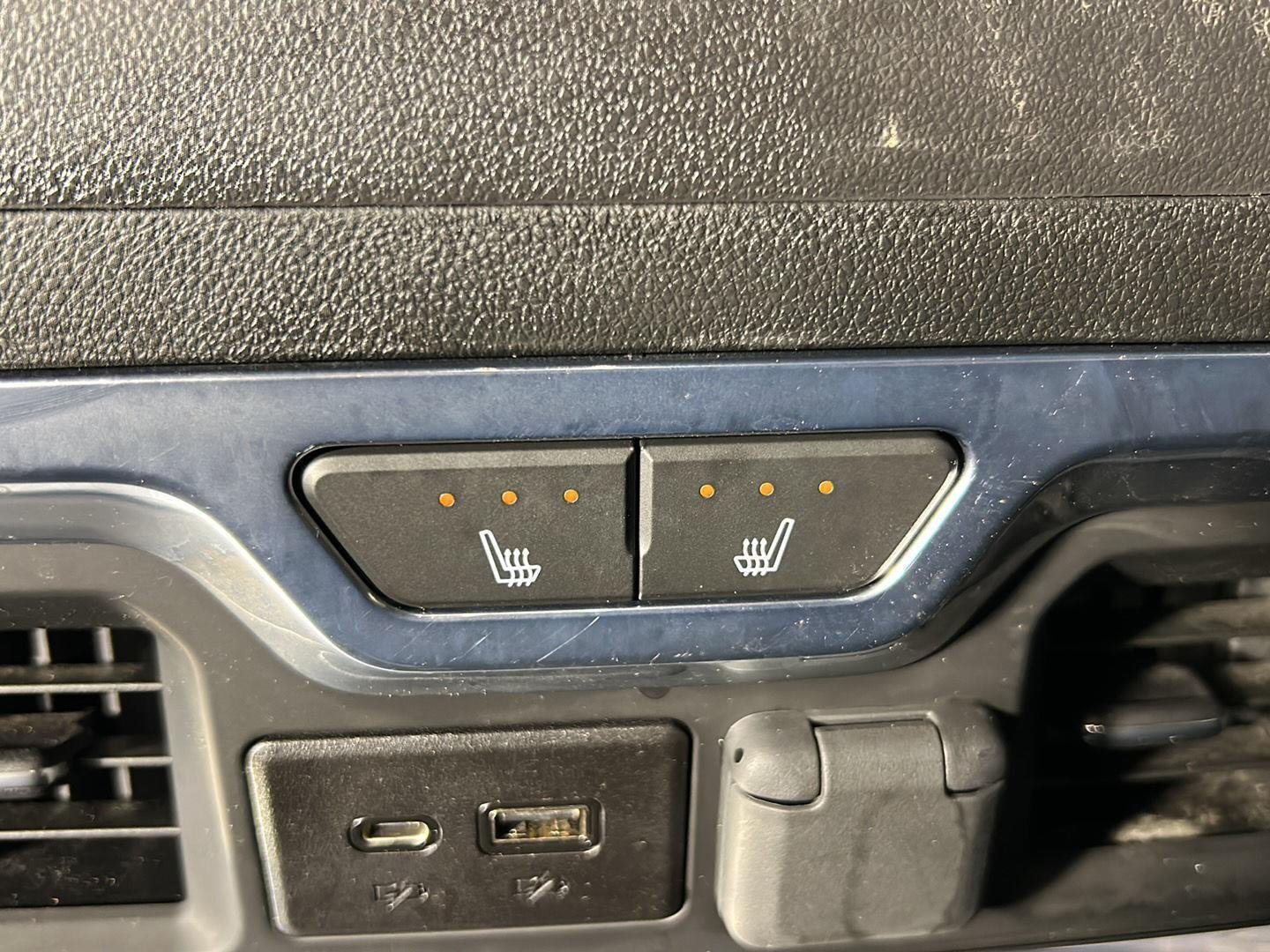 Used 2022 Forest Metallic GMC AT4 image 40