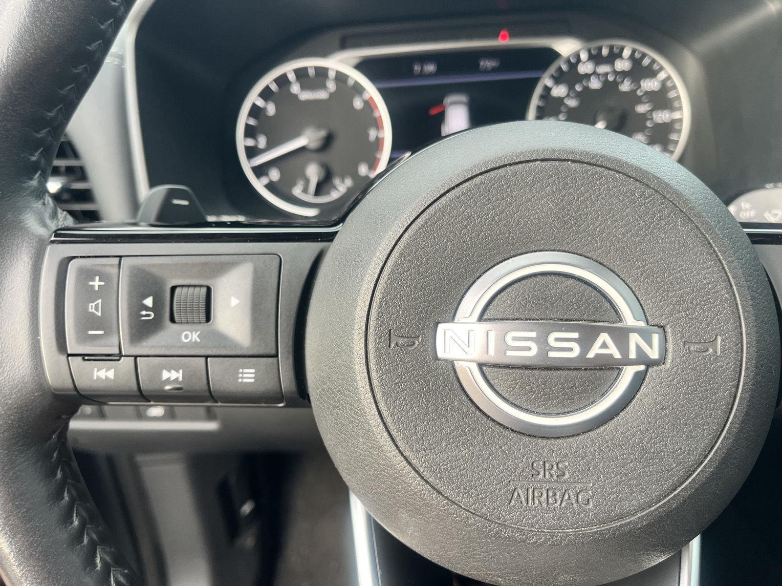Used 2023 Boulder Gray Pearl Nissan SL image 25