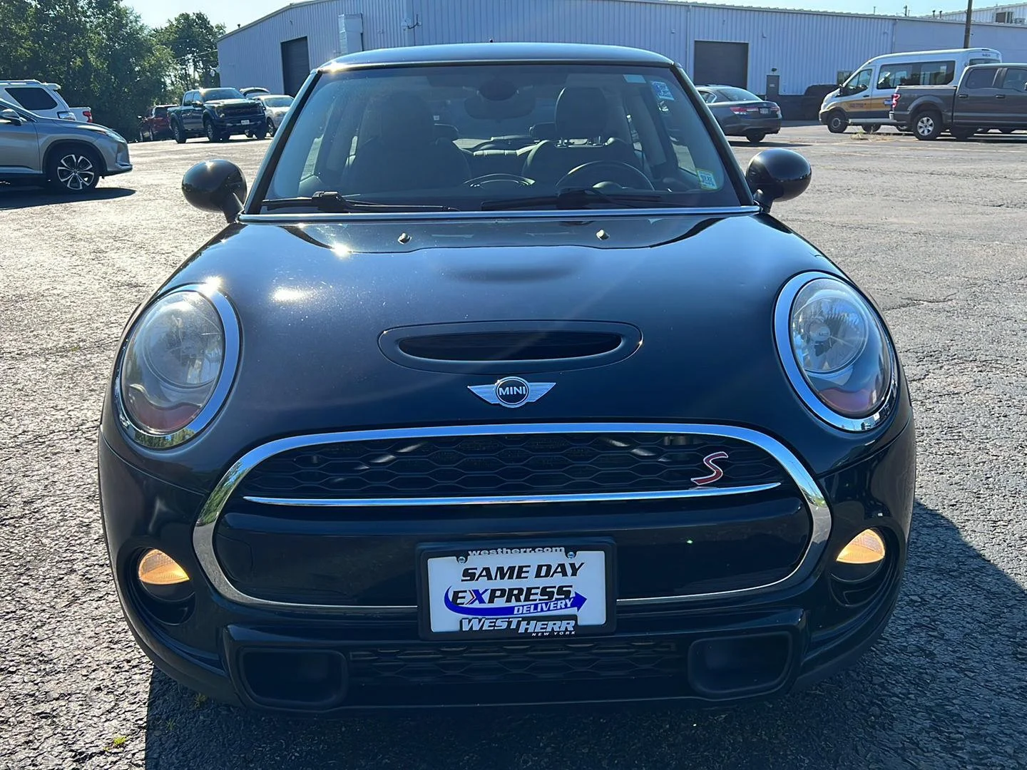 Used 2018 Midnight Black Metallic MINI Base image 2