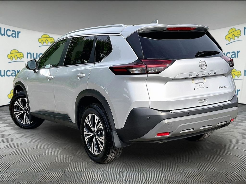 Used 2023 Silver Nissan SV image 4