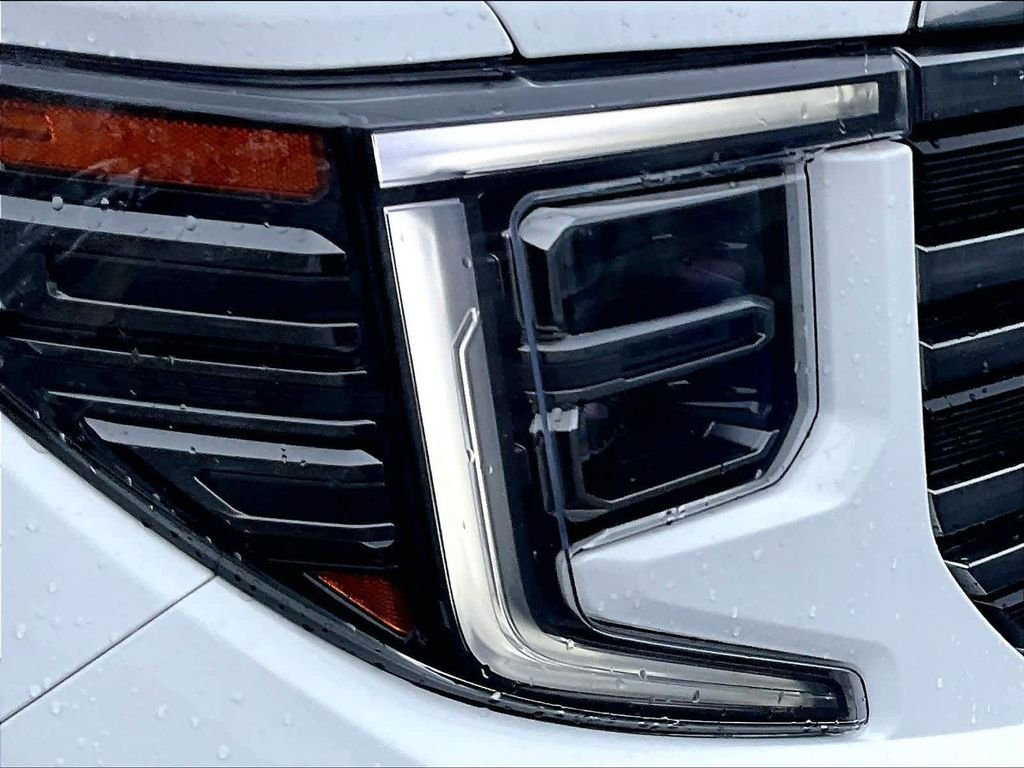 Used 2024 White GMC AT4 image 59