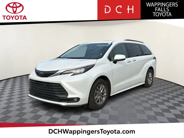 2026 Toyota Sienna XLE