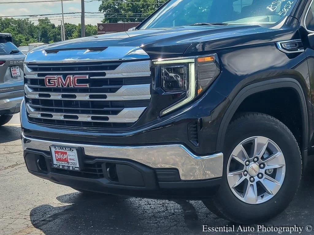 2026 GMC Sierra 1500 SLE - Photo 3