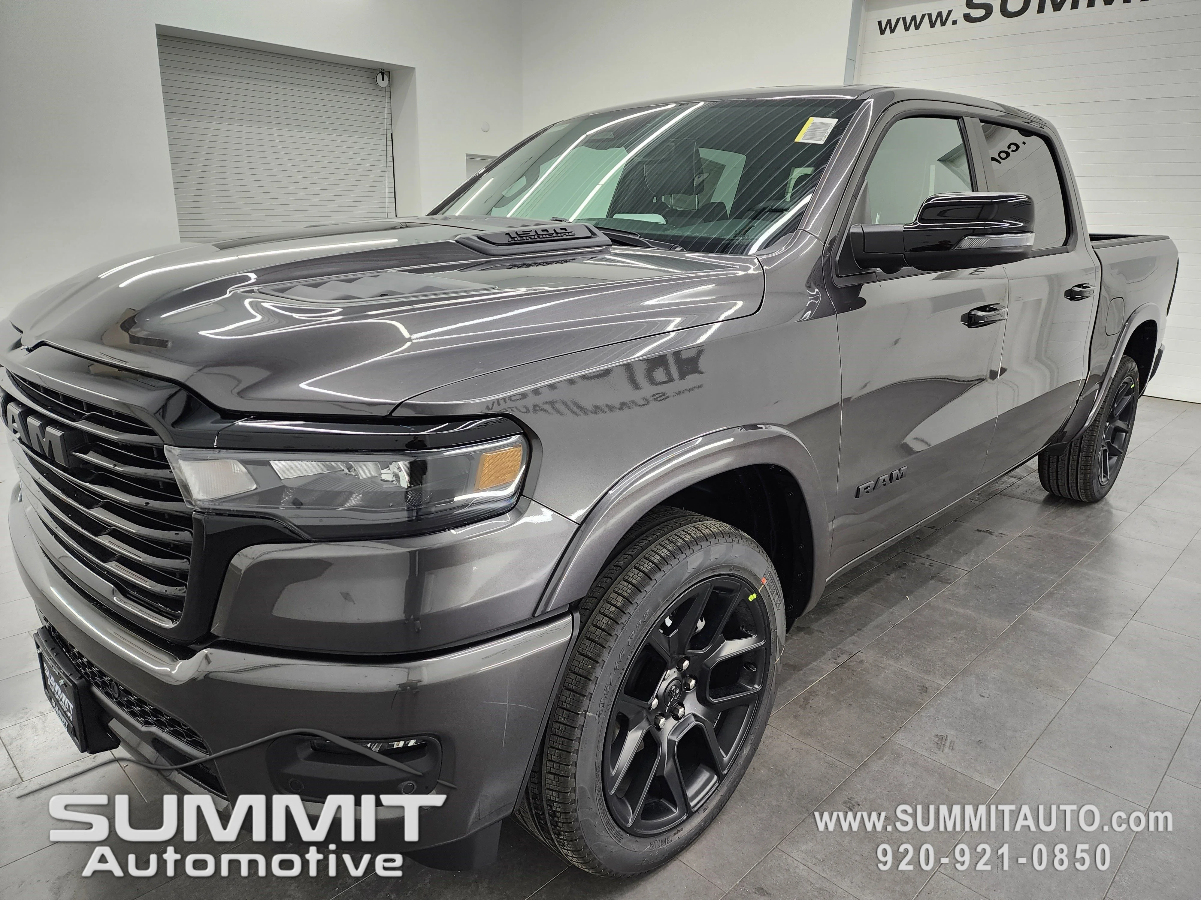 New 2026 Granite Crystal Metallic Clear-Coat Exterior Paint RAM Laramie image 7