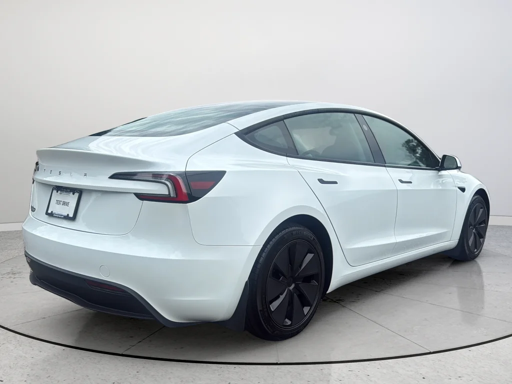 2025 Tesla Model 3 Long Range - Photo 6