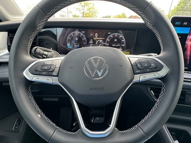 New 2026 Deep Black Pearl Volkswagen 2.0T SE image 41