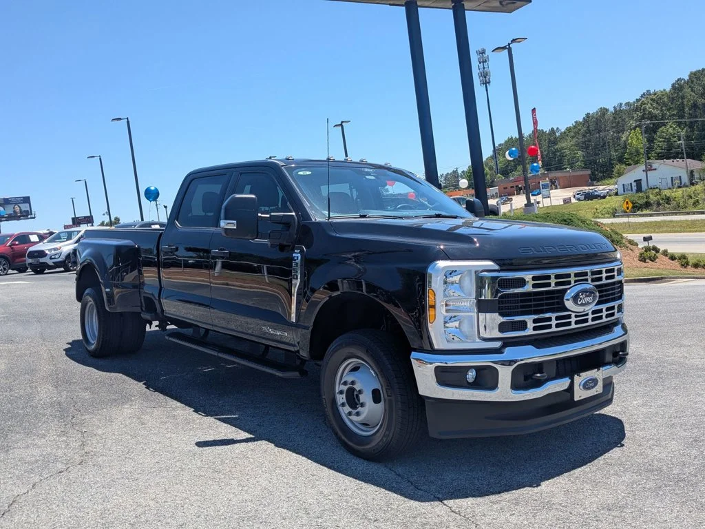 Used 2025  Ford XLT image 3