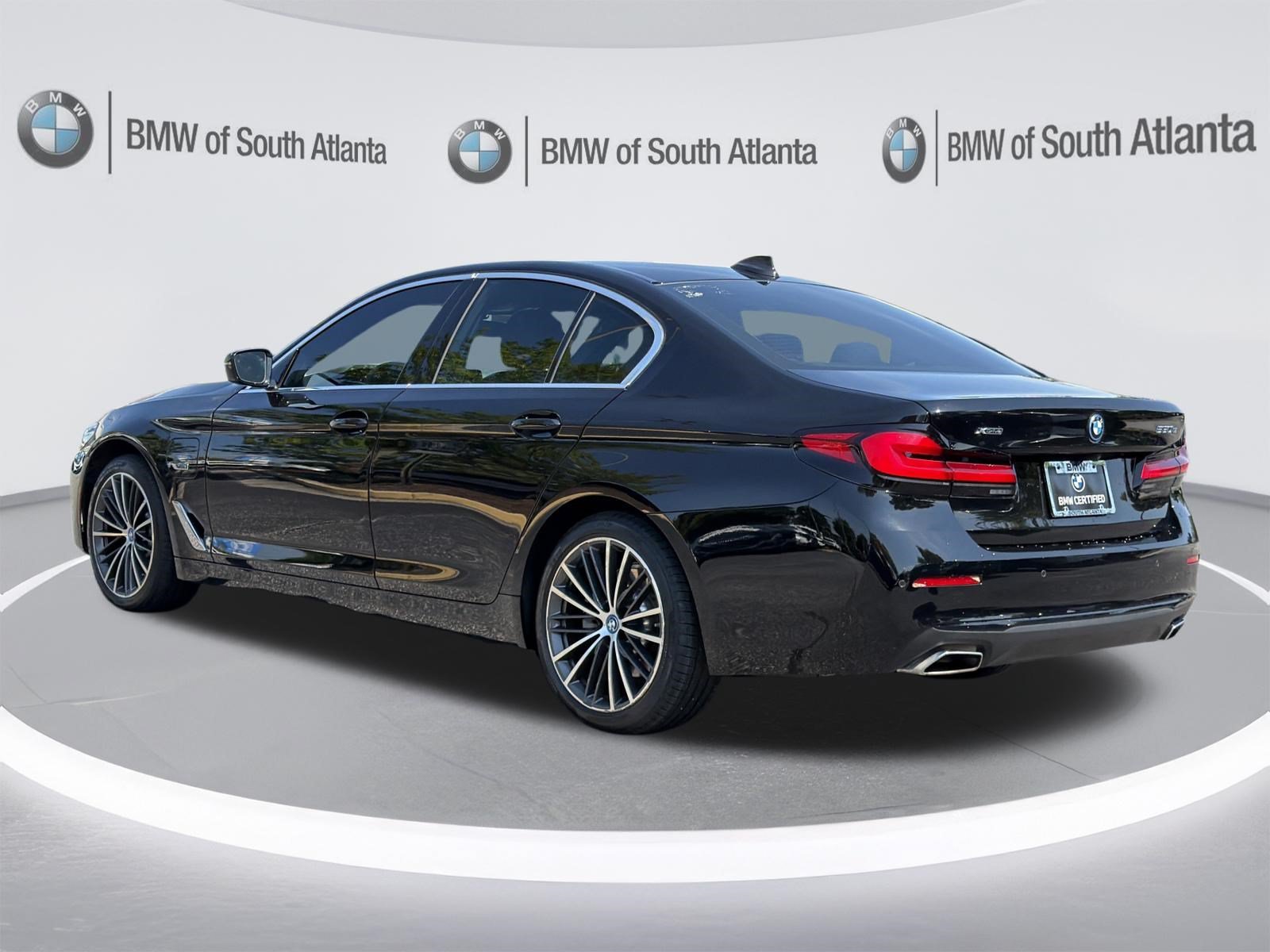 Used 2023 Jet Black BMW 530e xDrive image 24