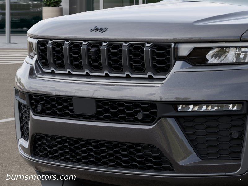 New 2026 Baltic Gray Metallic Clear-Coat Exterior Paint Jeep Limited Reserve BLACKOUT image 11