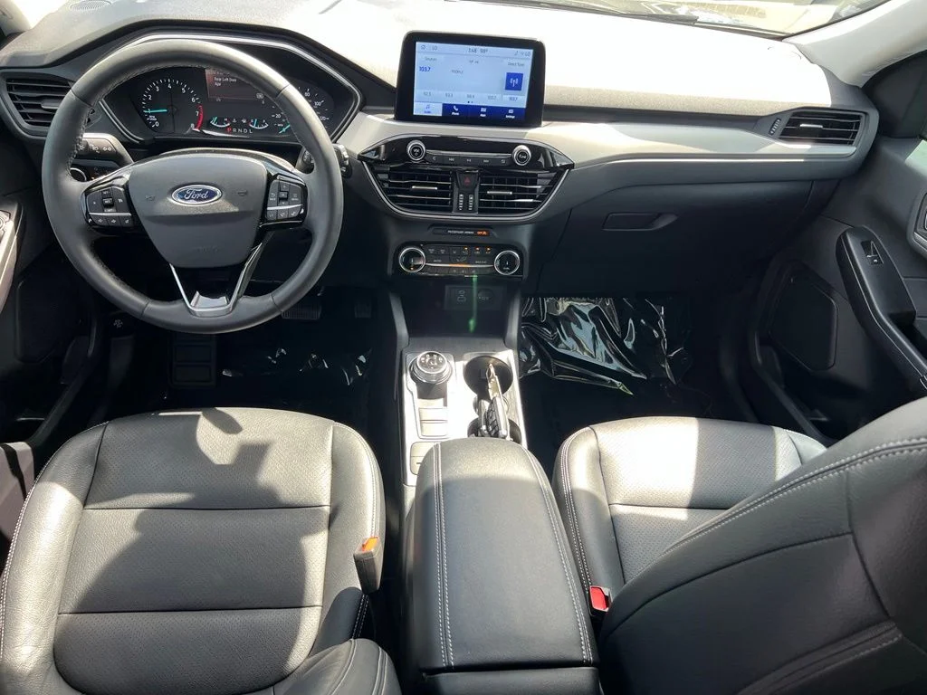 Certified Used 2022 Black Metallic Ford SE image 17