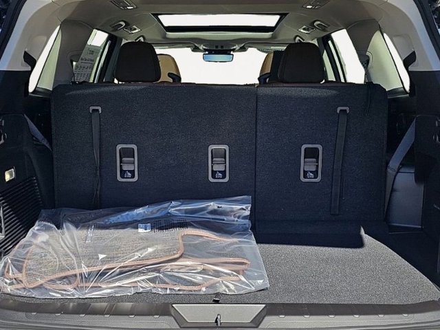 New 2026 CRYSTAL WHITE PEARL Subaru Touring 7-Passenger image 15