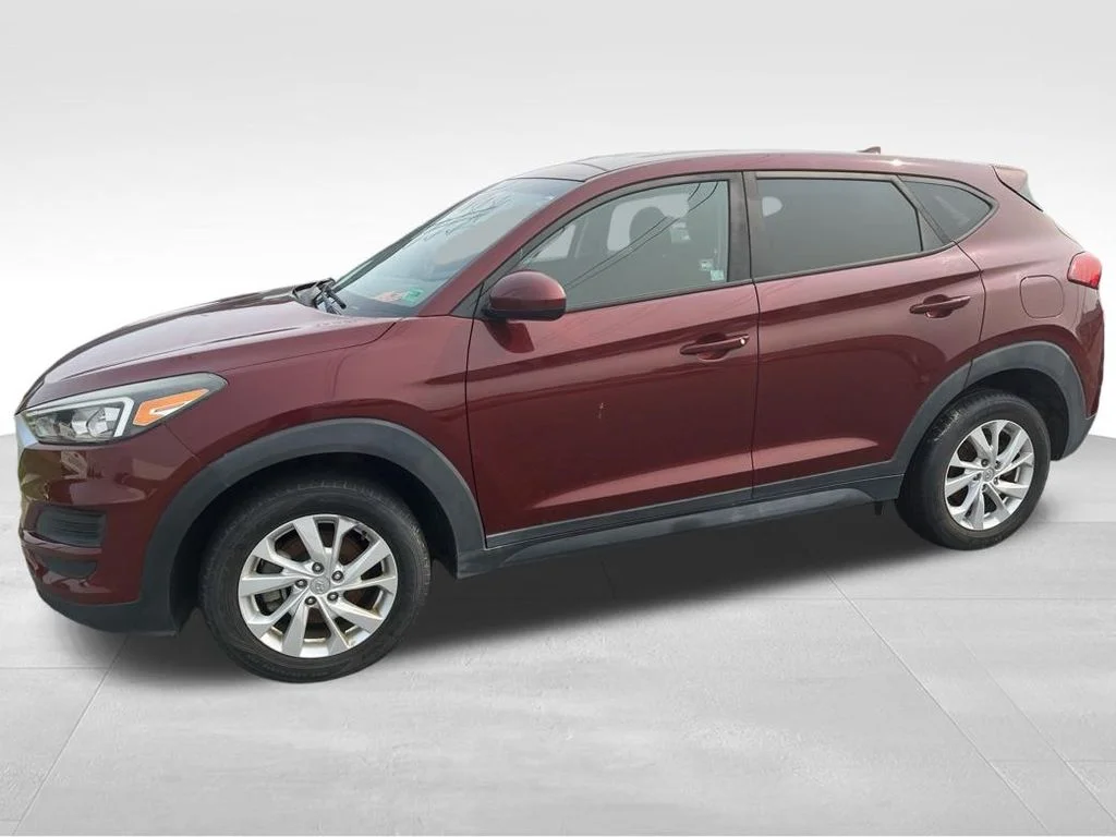 Used 2019 Red Hyundai SE image 5