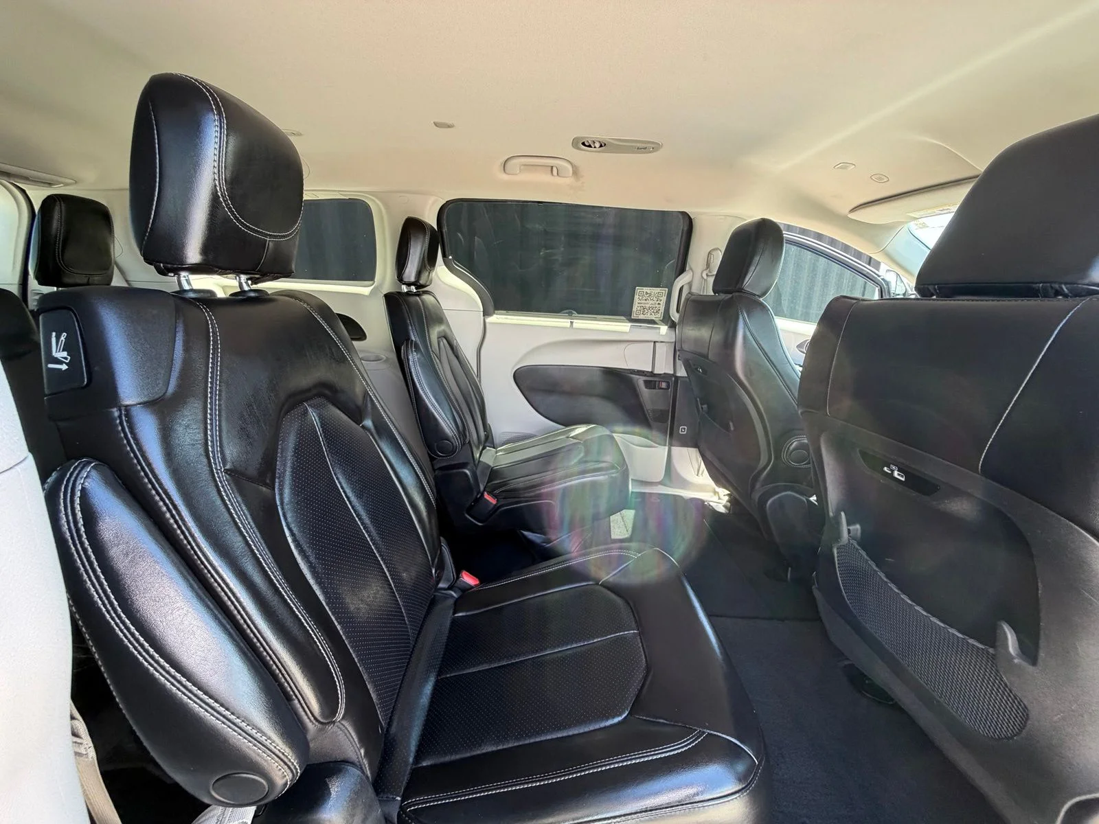 Used 2023 Black Chrysler Touring L image 31