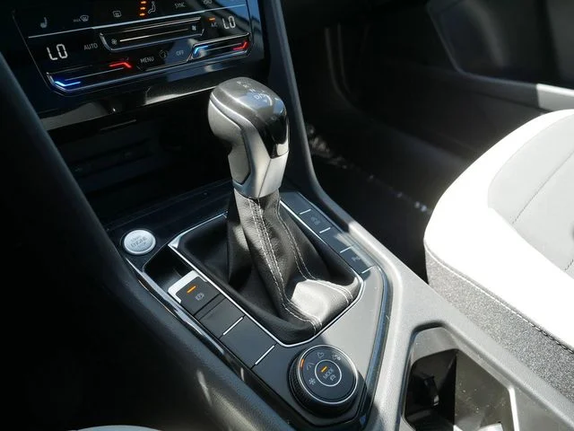 New 2026 White Volkswagen 1.5T SE image 11
