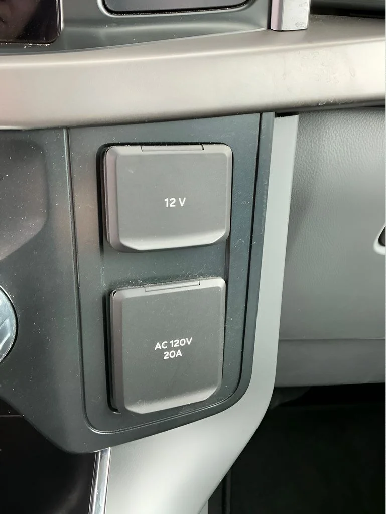Used 2025 Gray Ford XLT image 29