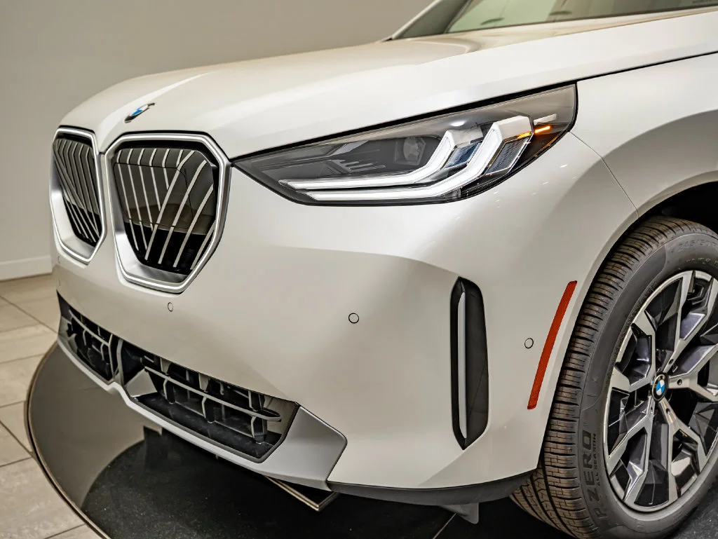 New 2026 Mineral White Metallic BMW 30 xDrive image 3