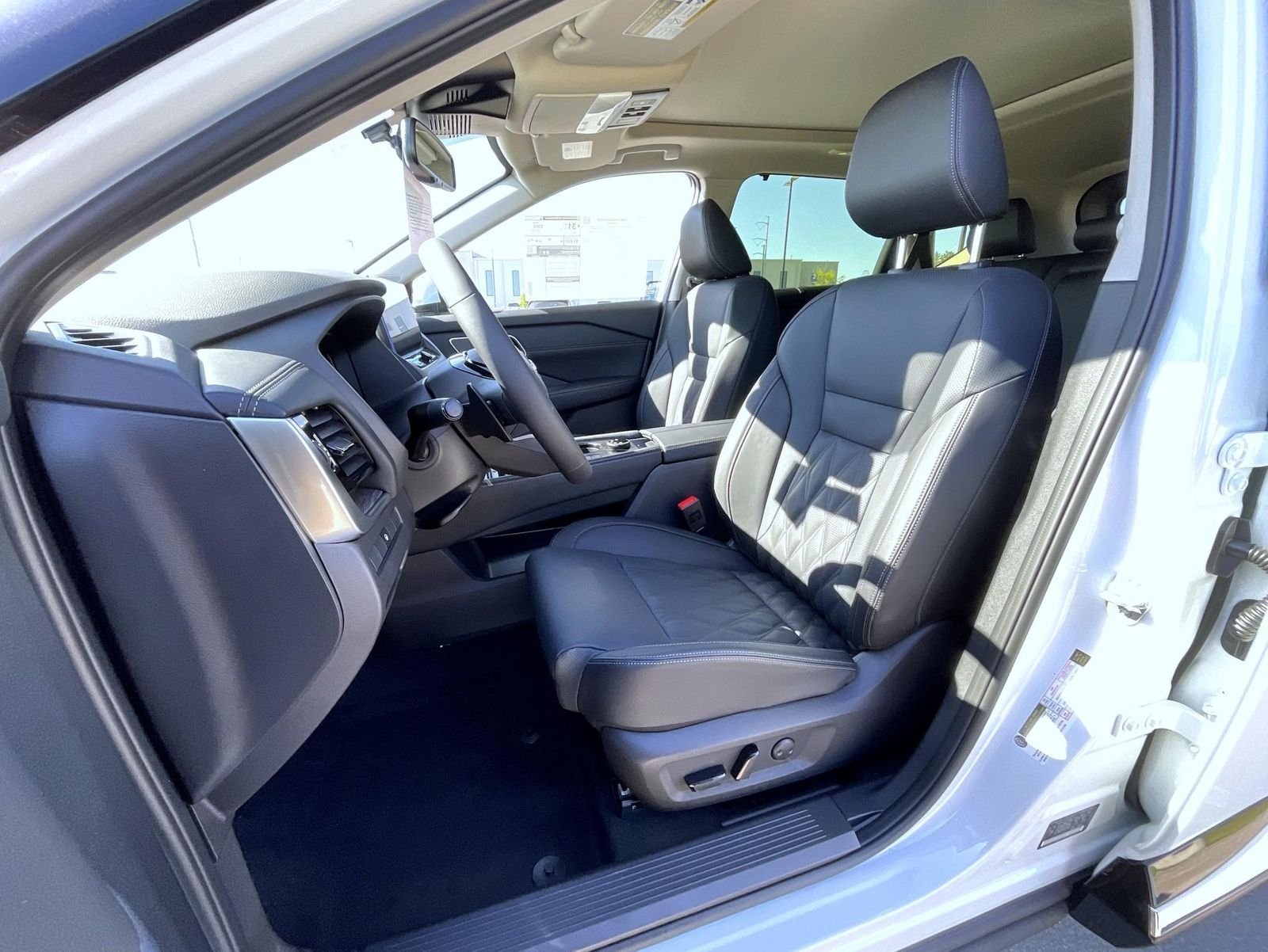 New 2026 Everest White Pearl TriCoat Nissan Platinum image 11