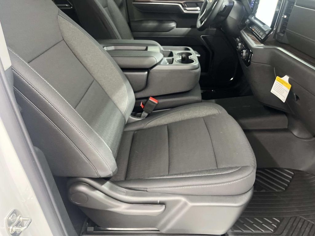 New 2026 Summit White Chevrolet LT image 29