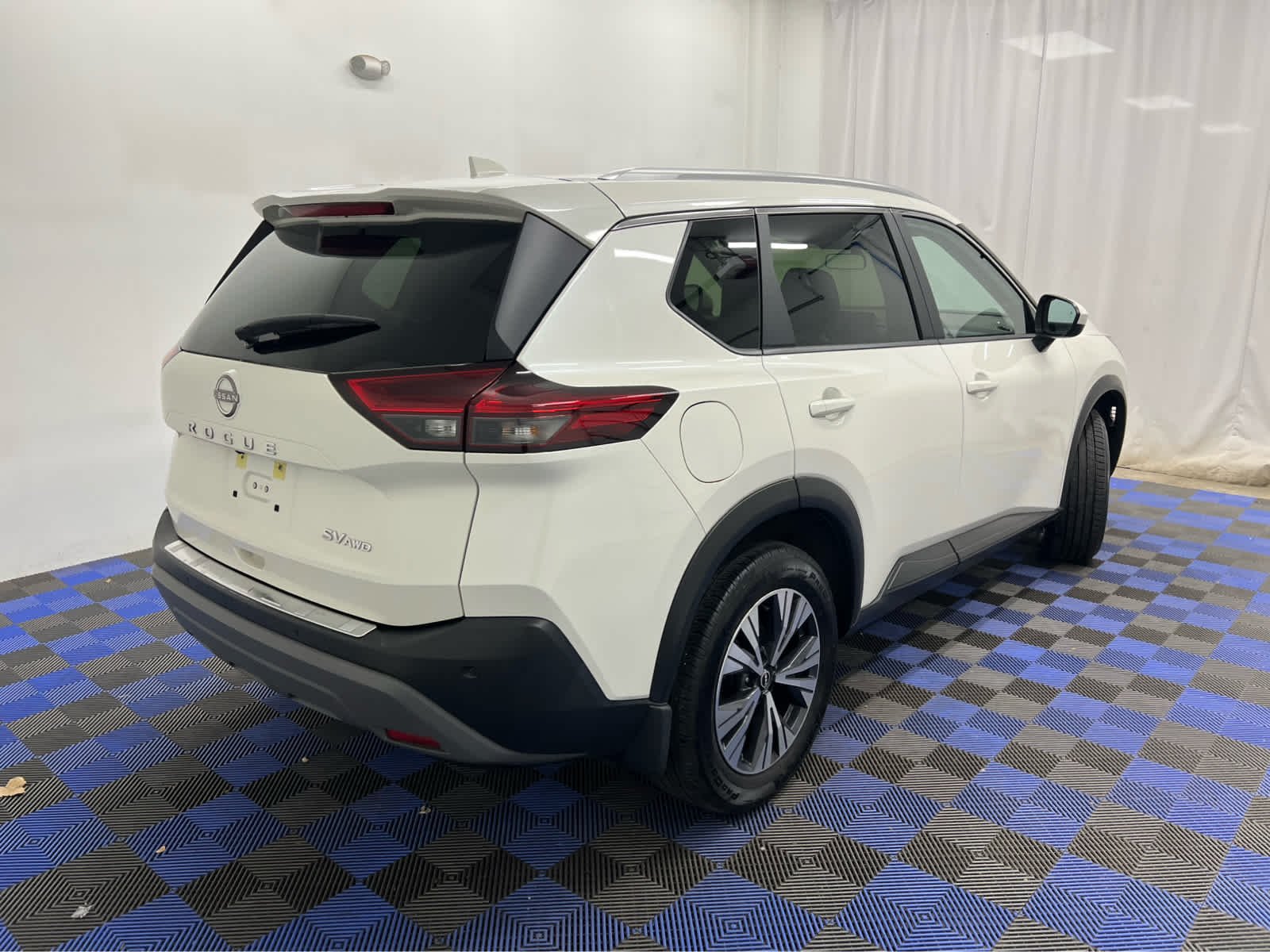 Used 2023 Pearl White Tricoat Nissan SV image 5